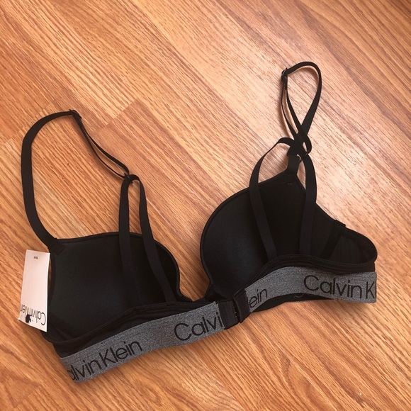 Calvin Klein Push up Bra - Picture 2 of 3